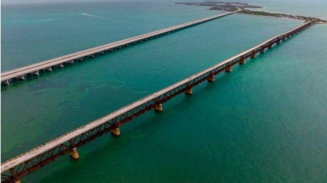 A 'estrada flutuante' que atravessa 44 ilhas e mudou para sempre a Flórida