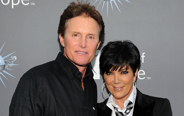 A matriarca das Kardashians também partiu para outra. Kris Jenner e o ex-atleta olímpico Bruce Jenner decidiram encerrar legalmente seu casamento de 23 anos em setembro. (Foto: Getty Images)