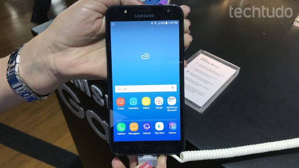 Galaxy J7 Neo Em Detalhes Saiba Preco Pros E Contras Do Celular Samsung Celular Techtudo