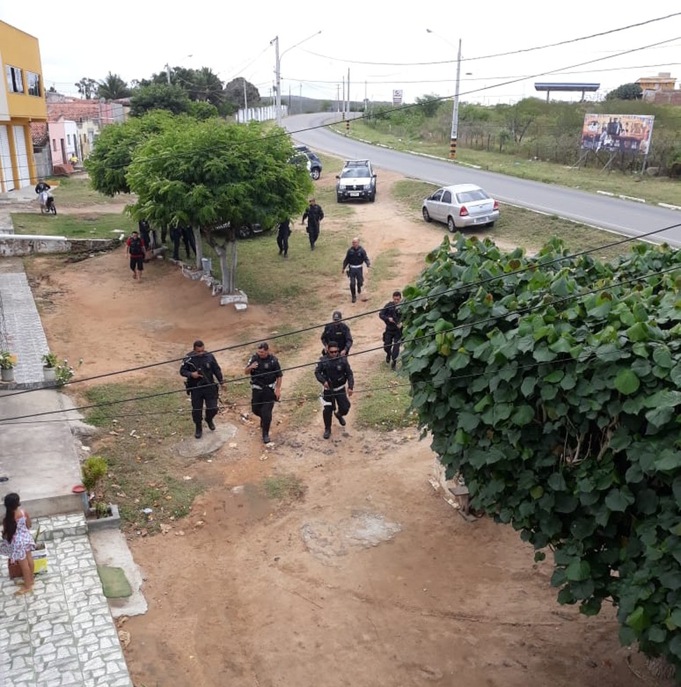 Policiais militares e assaltantes trocaram tiros em SÃ£o JosÃ© do Campestre â€” Foto: Redes Sociais