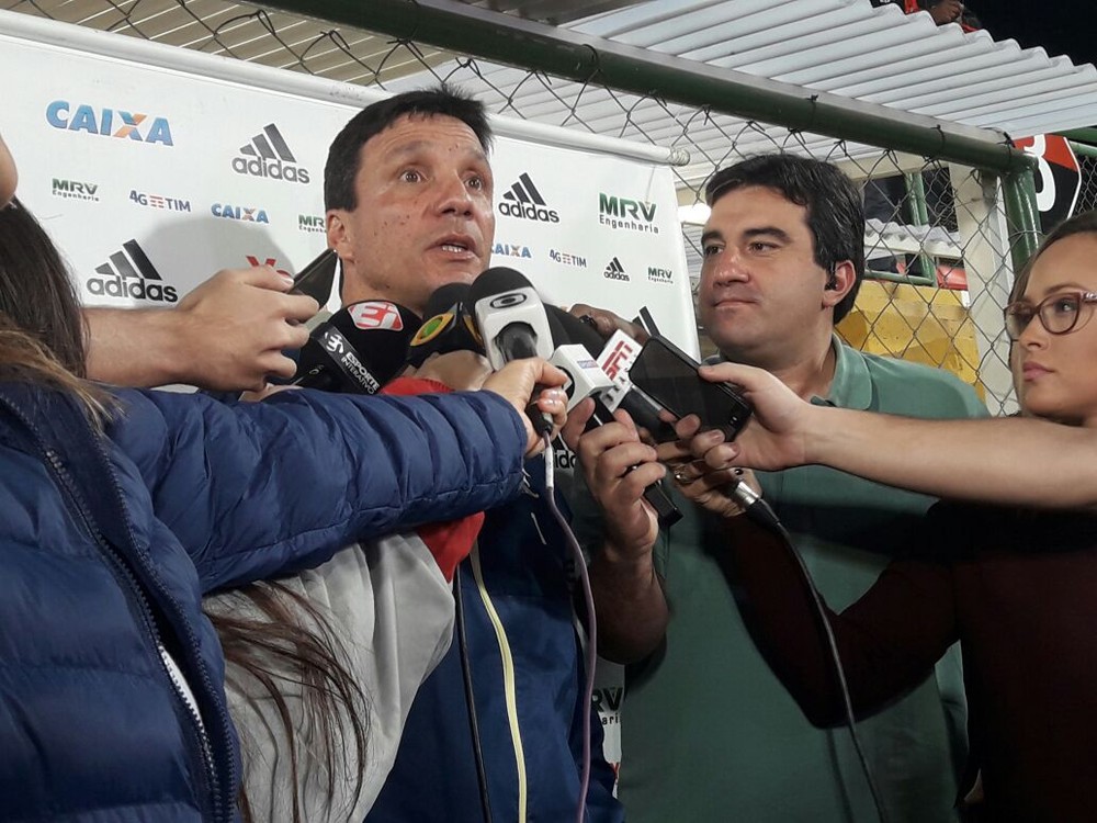 Zé recorre a grito para pedir apoio irrestrito na estreia da Ilha do Urubu