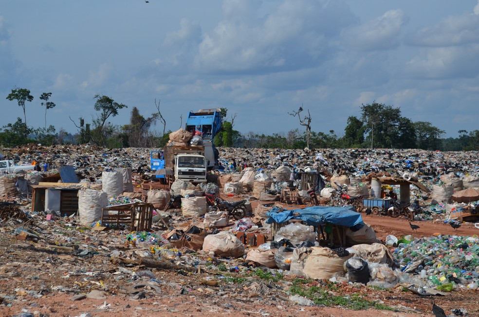 Lixão de Porto Velho recebe 19 mil toneladas de lixo por mês — Foto: Jheniffer Núbia / G1