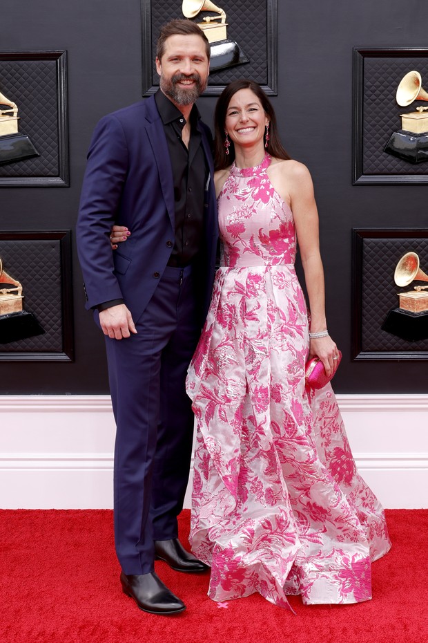 LAS VEGAS, NEVADA - APRIL 03: (L-R) Walker Hayes and Laney Beville Hayes attend the 64th Annual GRAMMY Awards at MGM Grand Garden Arena on April 03, 2022 in Las Vegas, Nevada. (Photo by Frazer Harrison/Getty Images for The Recording Academy ) (Foto: Getty Images for The Recording A)