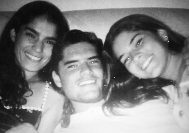 Priscila Fantin posa com os irmãos Fabíola e Marcelo e fãs reparam na semelhança entre eles (Foto: Reprodução/Instagram)
