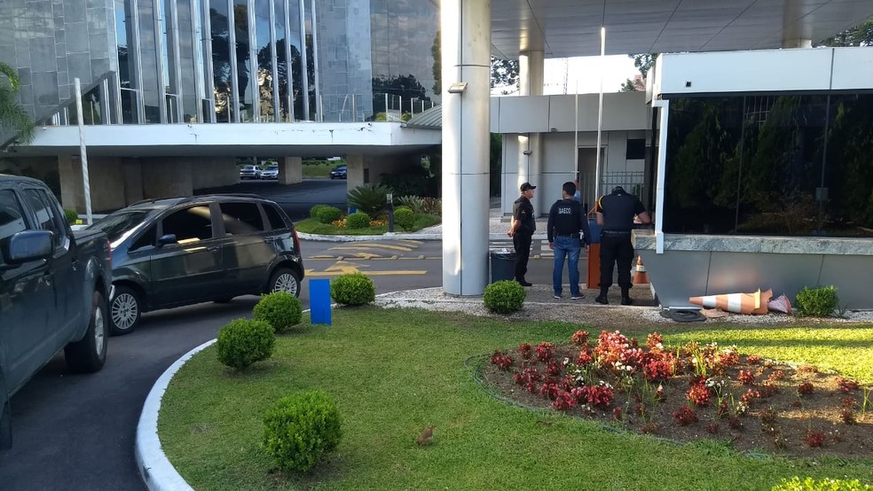 Gaeco deflagrou a OperaÃ§Ã£o Mustela na manhÃ£ desta segunda-feira (10) â Foto: TarcÃ­sio Silveira/RPC