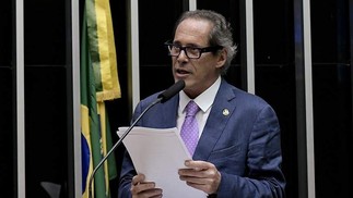 O senador Luiz Osvaldo Pastore(MDB) é o primeiro suplente da candidatura de Flávia Arruda (PL). Patrimônio declarado: R$ 453.595.515,70 — Foto: Divulgação