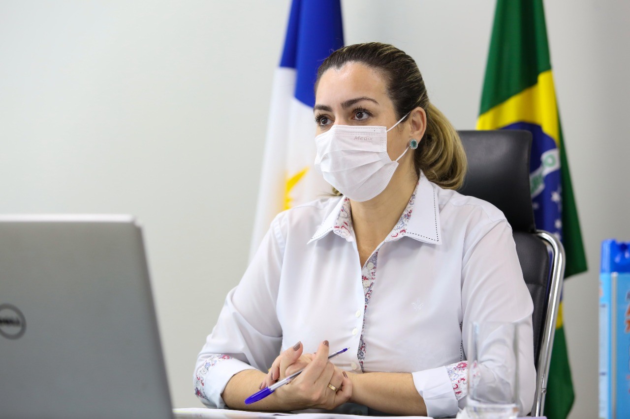 Prefeita de Palmas, Cinthia Ribeiro, testa positivo para Covid-19 e inauguração das luzes de Natal é adiada