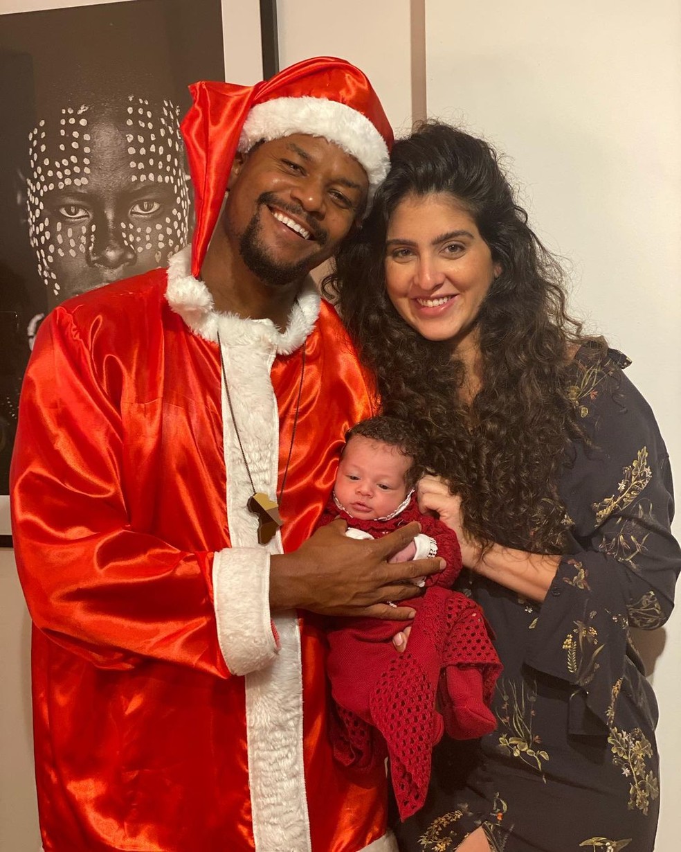David Junior, Yasmin Garcez e a pequena Amora  — Foto: Reprodução/Instagram