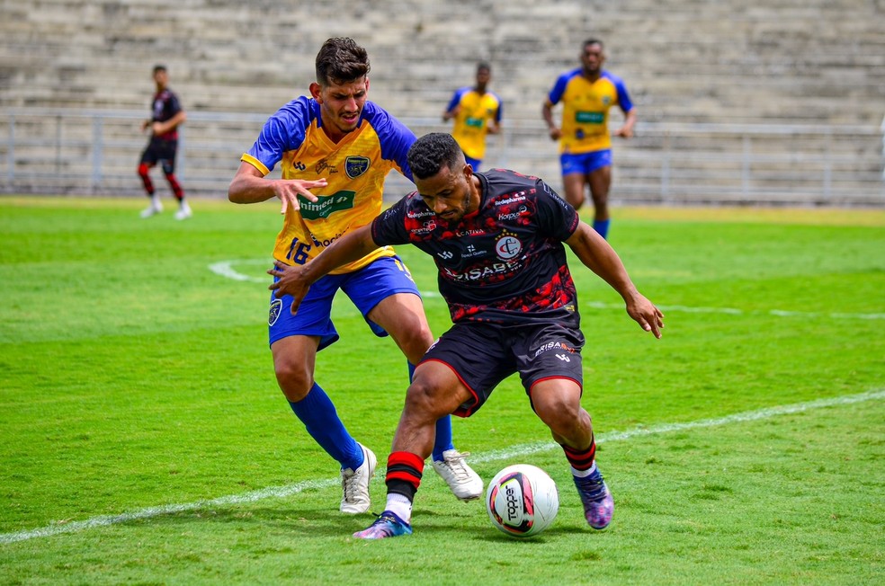 Campinense e Caruaru City jogam amistoso no Estádio Amigão — Foto: Estefinho Francelino / Campinense 