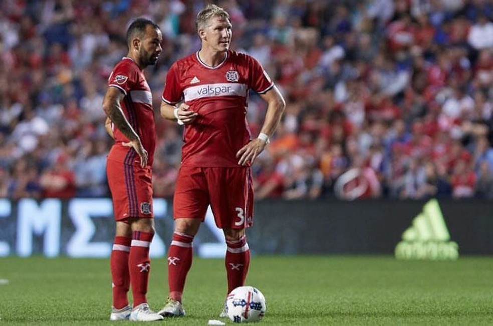 Juninho e Schweinsteiger em ação no Chicago Fire (Foto: Divulgação/Chicago Fire)