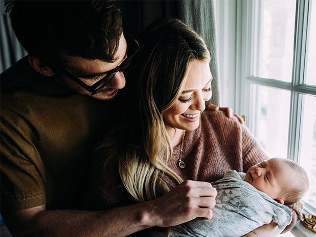 Hilary Duff com Matthew Koma e a bebê (Foto: Reprodução/Instagram)