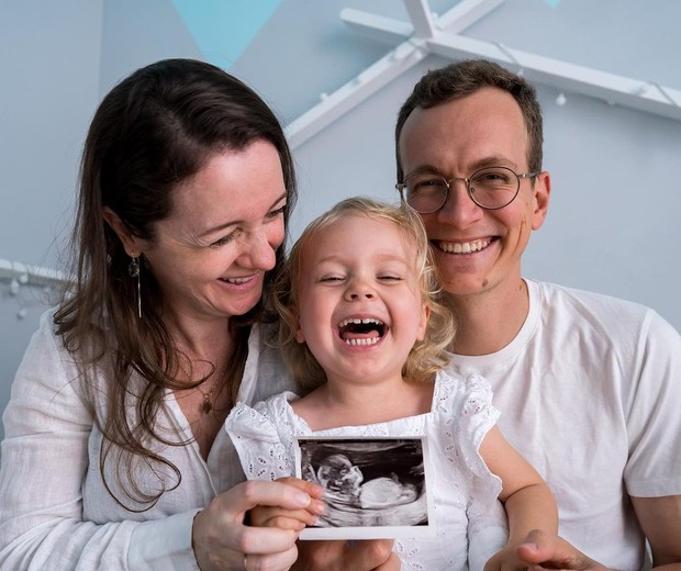 Pais de Alice, Morgana Secco e Luiz Schiller anunciam quem terão mais uma filha (Foto: Reprodução/Instagram)