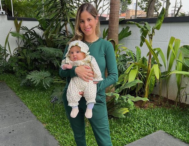 Influenciadora Shantal Verdelho com a filha, Domenica (Foto: Reprodução/Instagram)