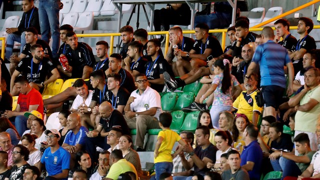Delegação do Uruguai acompanha os dois jogos do grupo da arquibancada