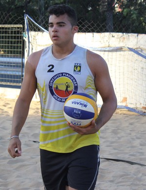 Brandon Igor - vôlei de praia (Foto: Emanuele Madeira/GloboEsporte.com)