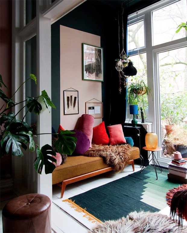 Cow material born Decoração de sala com sofá marrom: 10 ambientes para se inspirar - Casa  Vogue | Móveis