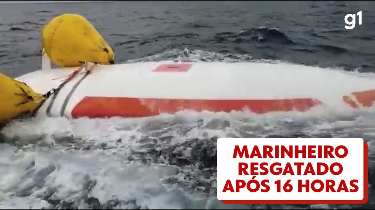 Hombre de 62 años sobrevive 16 horas atrapado bajo un velero en España |  Mundo
