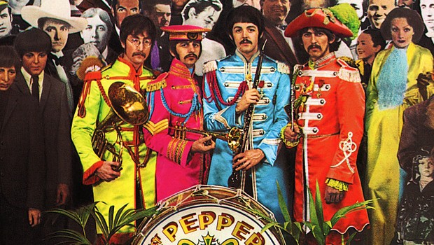 Detalhe da capa do álbum Sgt Pepper's Lonely Hearts Club Band, dos Beatles (Foto: Reprodução/Facebook)