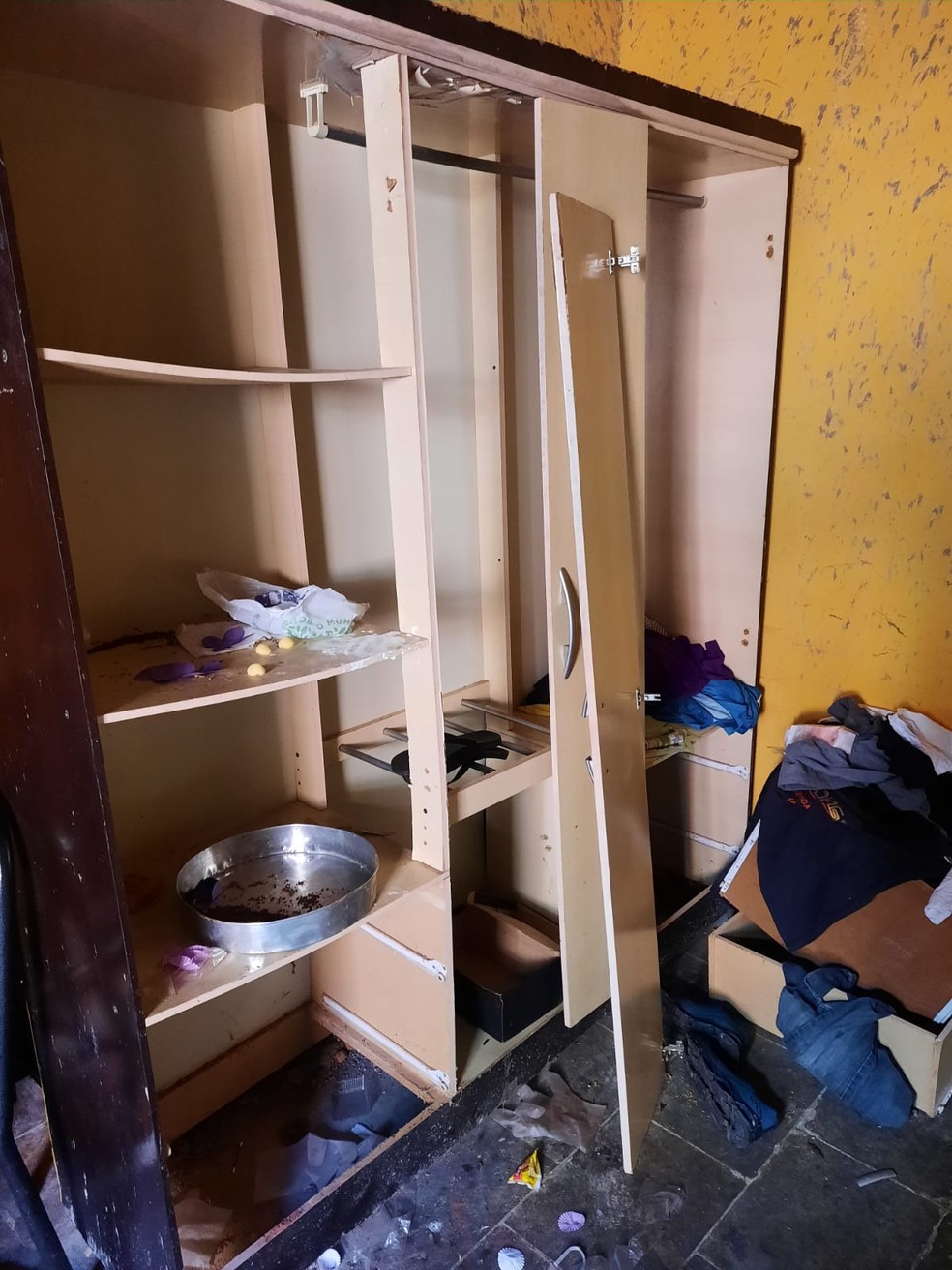 Casa onde idosa era torturada pelo filho, no DF — Foto: Reprodução