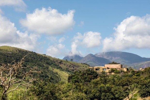 Conheça a casa nas montanhas do ator Ricardo Tozzi (Foto: Fran Parente)