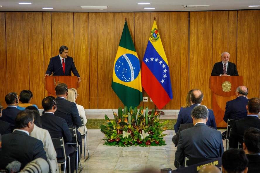 O presidente Lula com Nicolás Maduro