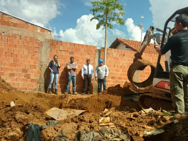 Trabalhador cai sobre grade de casa e tem corpo transpassado por grade em  Erechim - Quentuchas Notícias