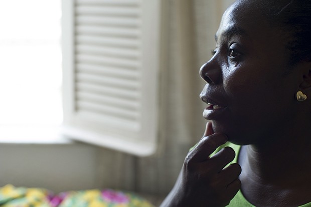 A costureira Flavia Concecio: com o apoio de mães de jovens assassinados, ela começa a reconstruir a vida (Foto: Reinaldo Canato /  Lucas Landau / Produção-executiva Vandeca Zimmermann )