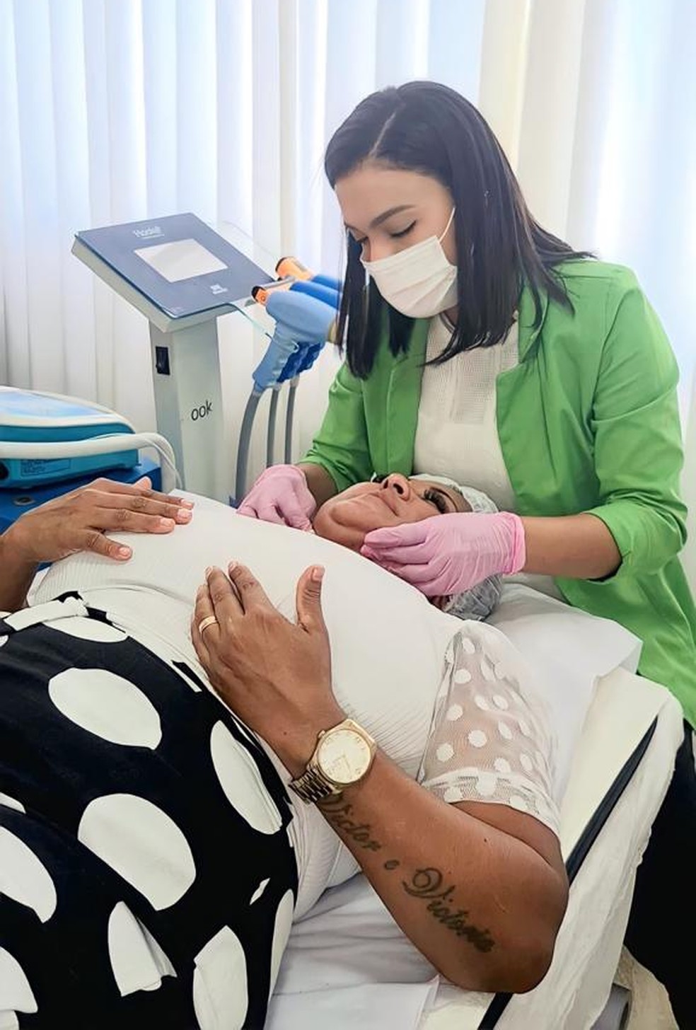 Cida quer perder a papada com Inês — Foto: Acervo pessoal