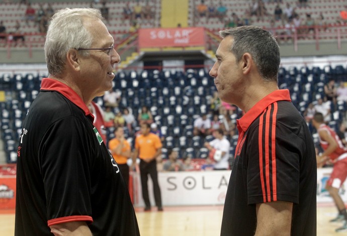 Chefe da nau: Neto, Demétrius e Bial. Quem é o Melhor Técnico do NBB 8?