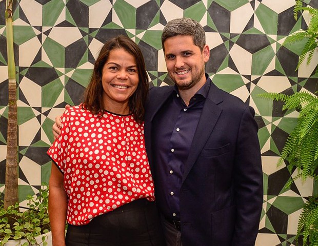 Daniela Falcão, diretora-geral das Edições Globo Condé Nast e Rony Meisler, CEO do Grupo Reserva (Foto: Fábio Cordeiro/ Ed. Globo)