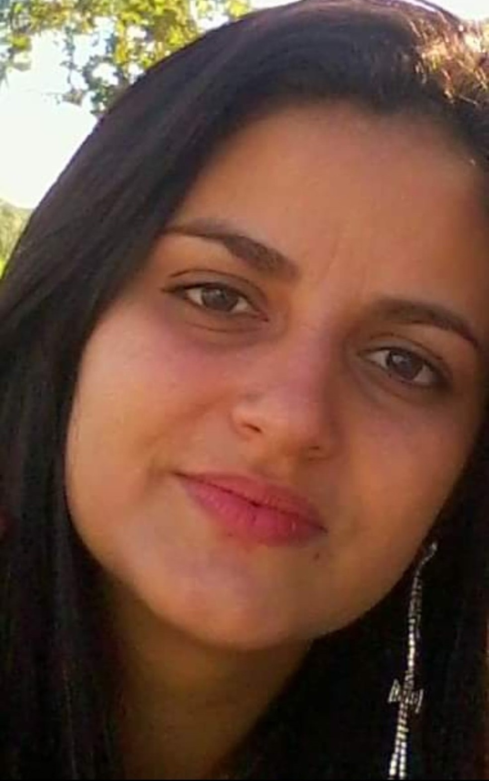 Mulher é estrangulada, esfaqueada e morta pelo companheiro em Alfenas, MG — Foto: Redes sociais