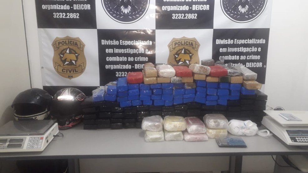 Polícia prende 9 suspeitos de tráfico e apreende 130 tabletes de drogas em Pipa e na Grande Natal — Foto: Polícia Civil/Divulgação