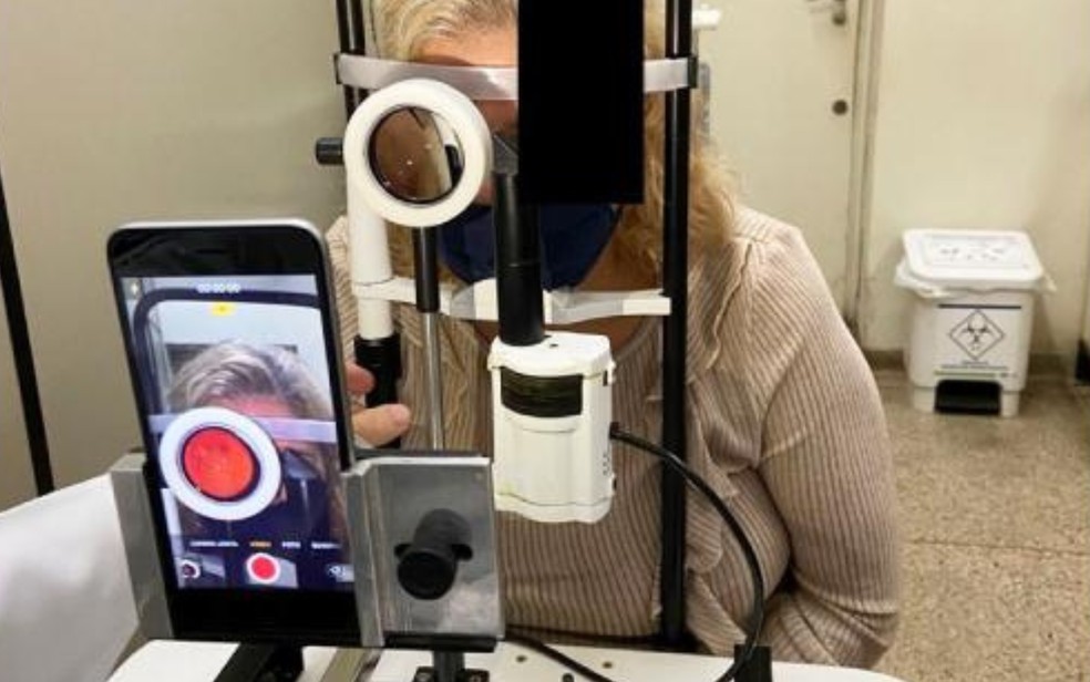 Dispositivo criado pela USP Ribeirão Preto para fazer exames nos olhos de forma mais acessível — Foto: Divulgação/USP
