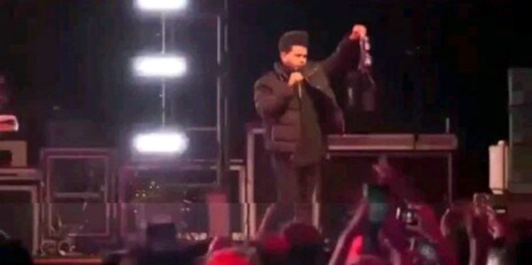 The Weeknd durante show no Canadá em 2018 (Foto: Twitter )