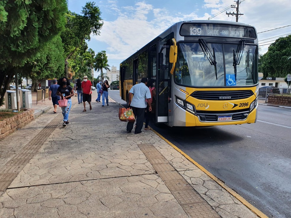 Transporte coletivo urbano de Presidente Prudente — Foto: Heloise Hamada/g1