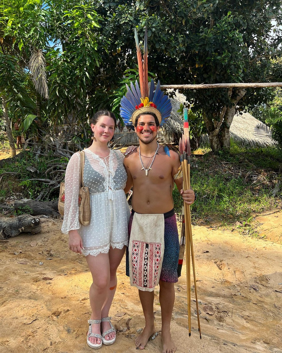 Lana Del Rey visitou comunidade ind&iacute;gena no Amazonas &mdash; Foto: Reprodu&ccedil;&atilde;o / Instagram