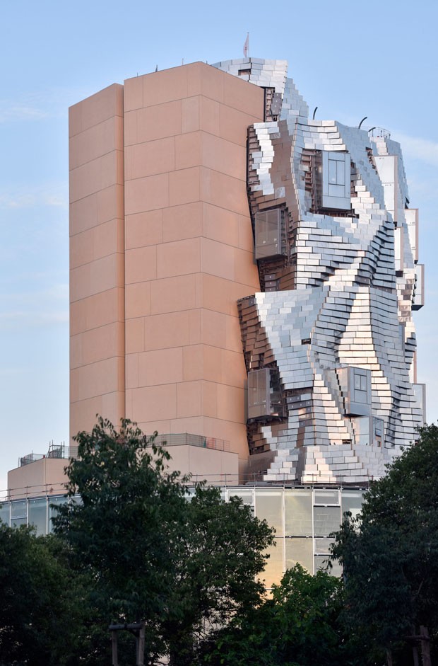 Torre de alumínio projetada por Frank Gehry toma forma na França (Foto: Divulgação)