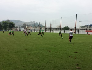 Flamengo treinando no Ninho do Urubu nesta quarta (Foto: Fred Gomes)