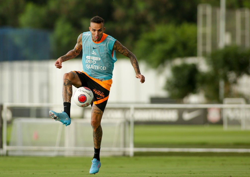 Luan durante treino do Corinthians — Foto: Rodrigo Coca/Agência Corinthians