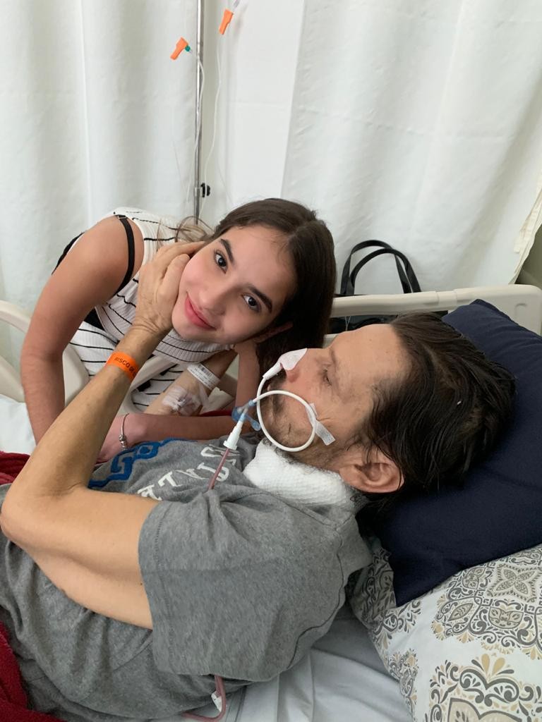 Asa Branca recebe visita de filha em hospital (Foto: Divulgação)