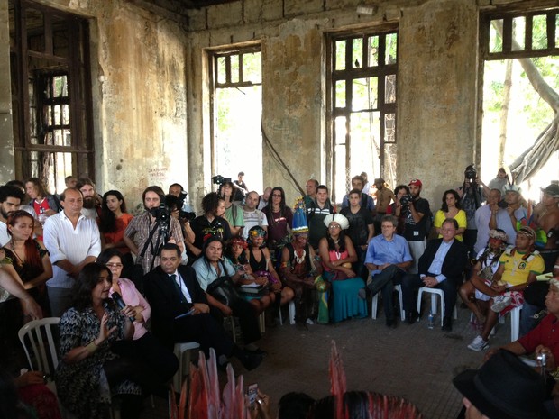 Reunião entre indígenas e governo terminou sem acordo sobre Museu do Índio (Foto: Henrique Coelho/ G1)