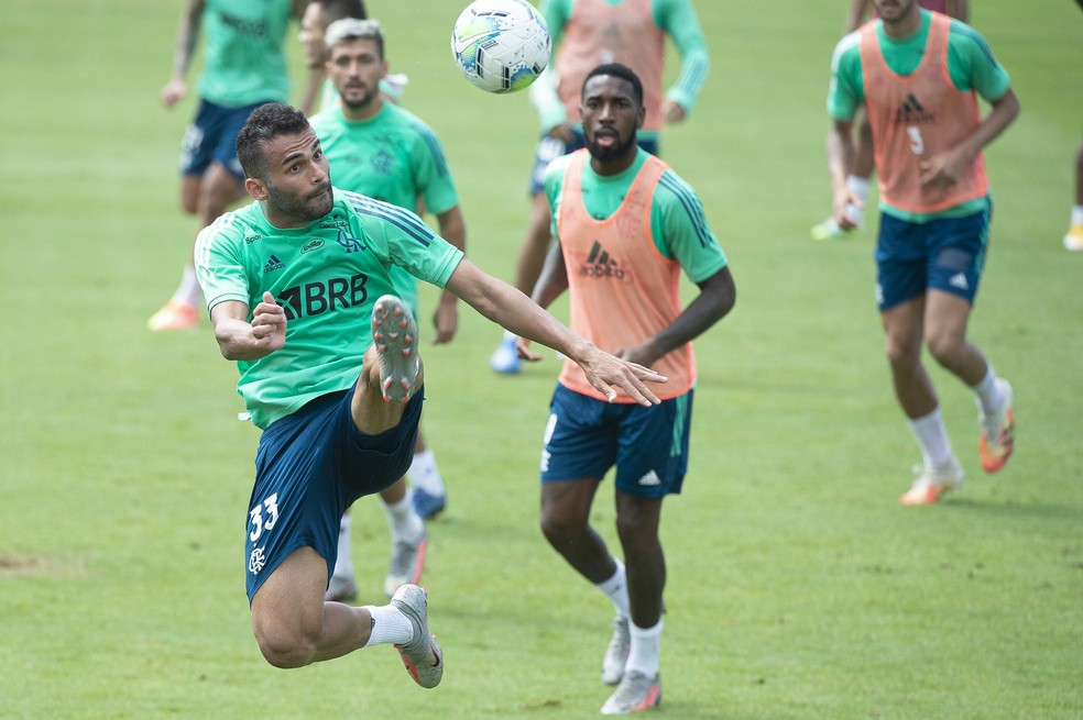 Thiago Maia em treino do Flamengo — Foto: Alexandre Vidal / Flamengo