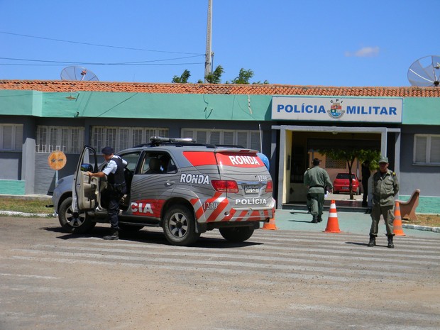 Policiais militares do 10º BPM realizam segurança preventiva em Ipauririm e cidades vizinhas (Foto: Honório Barbosa/ Agência Diário) Policiais militares do 10º BPM realizam segurança preventiva em Ipauririm e cidades vizinhas (Foto: Honório Barbosa/ Agência Diário)