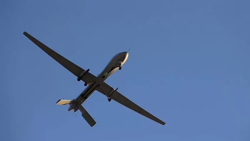 Um drone armado com míssil Hellfire durante uma missão de 2016 no Oriente Médio (Foto: Getty Images via BBC News)
