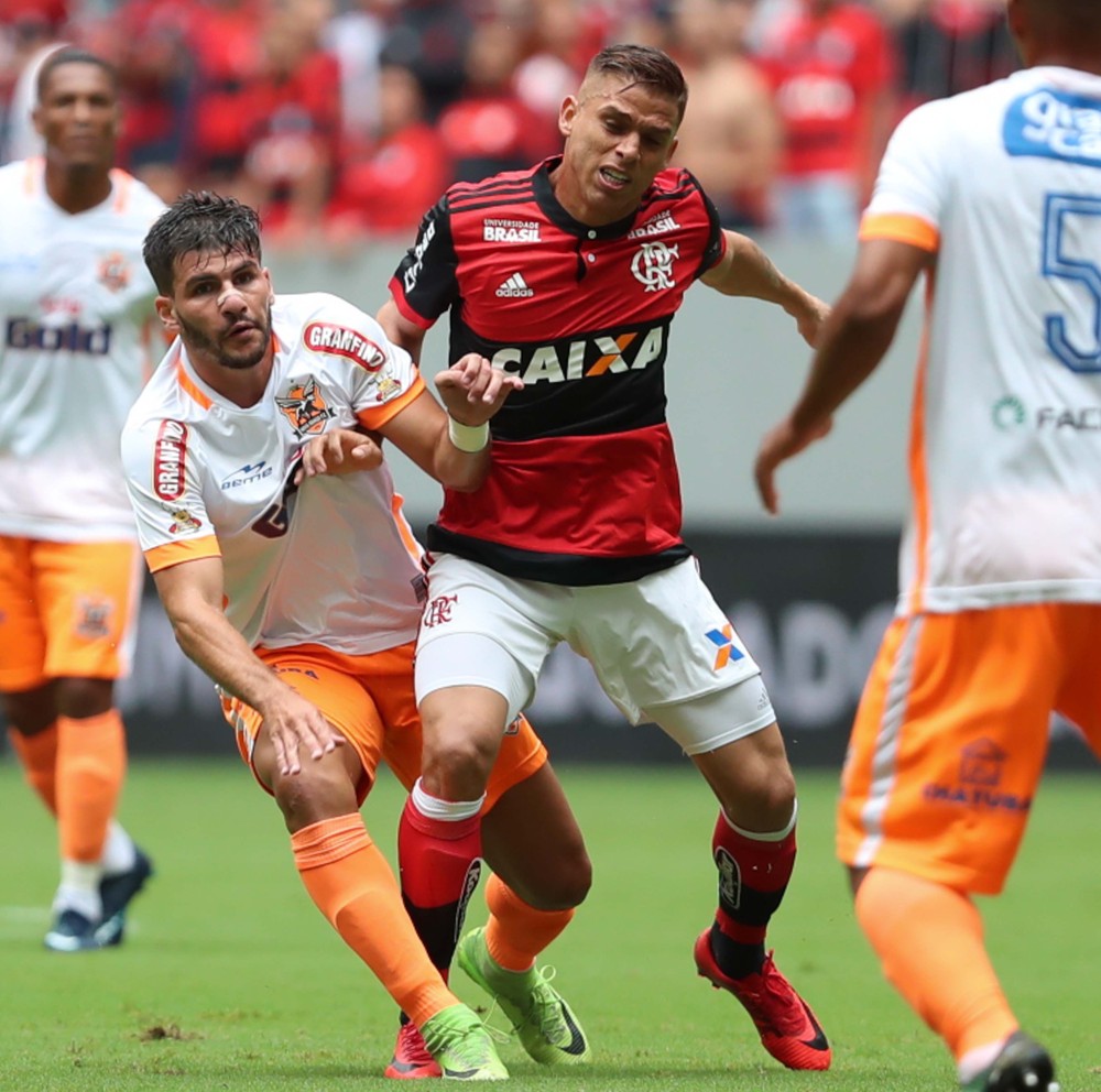 E sem Cuéllar? Carpegiani quer arrumar time antes de definir substituto na Liberta