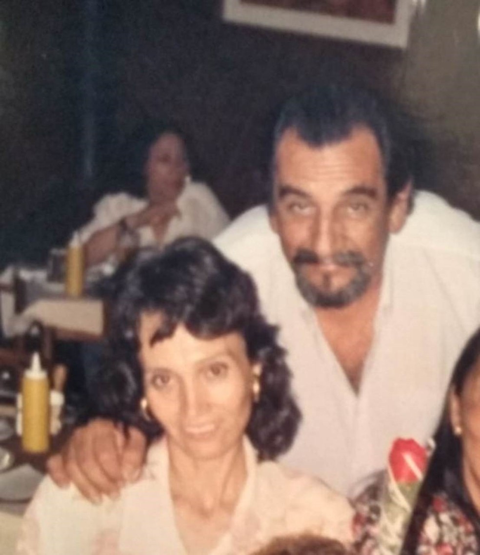 Lúcio e Sueli se conheceram nos anos 90: O músico afirma que se encantou com a mulher desde a primeira vez em que a viu — Foto: Arquivo Pessoal