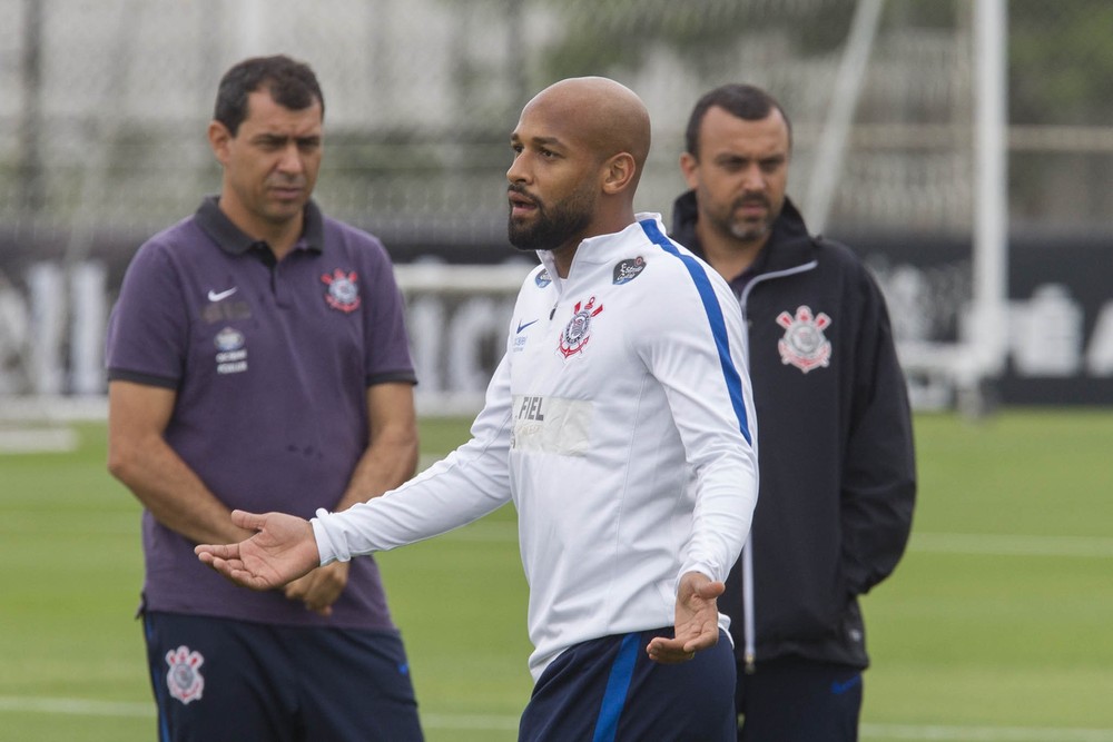 Com elenco inchado, Corinthians vai negociar jogadores pouco aproveitados
