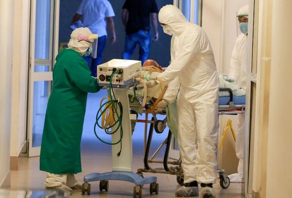 No AC, pacientes com Covid-19 começam a ser transferidos para o primeiro hospital de campanha — Foto: Marcos Vicentti