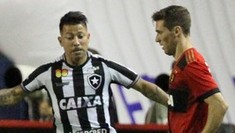 Gatito brilha, e Bota arranca empate com Sport aos 47' na Ilha (Marlon Costa / Pernambuco Press)