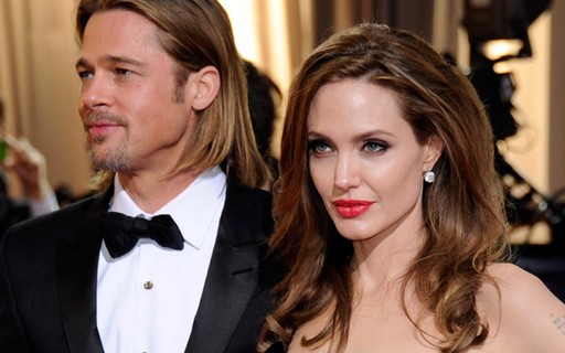 Brad Pitt jogou cerveja em Angelina Jolie durante briga em avião, diz site